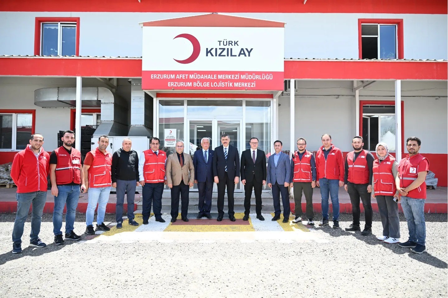 Kızılay’dan sıcak yemek atağı